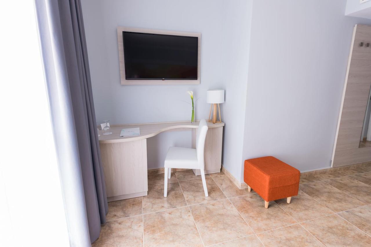 Hotel Bahia Del Sol Санта Понса Екстериор снимка