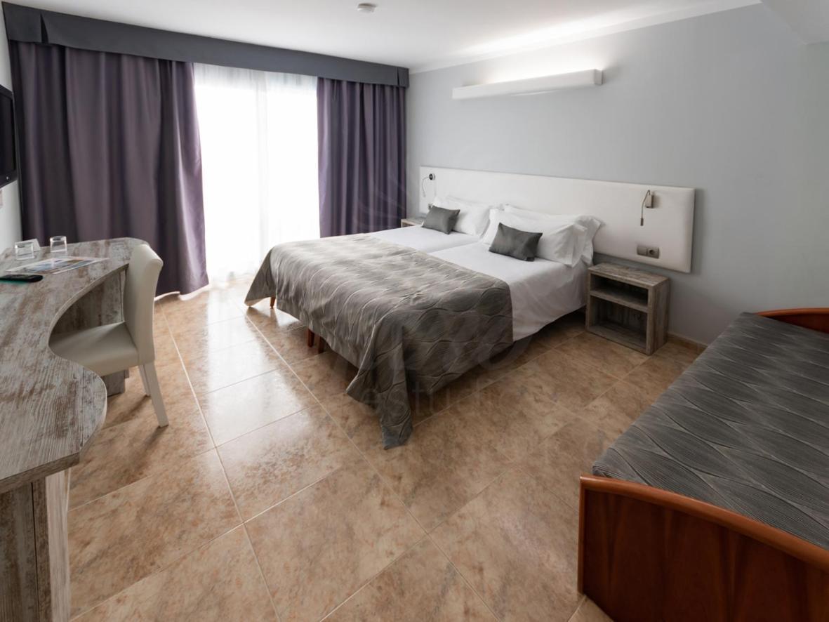 Hotel Bahia Del Sol Санта Понса Екстериор снимка