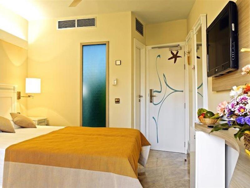 Hotel Bahia Del Sol Санта Понса Екстериор снимка